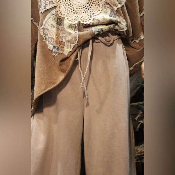 NWT ZENANA Ash Mocha Mineral Wash Terry Cloth Wide Leg Crop Pant Boho Size Med - Picture 2 of 10